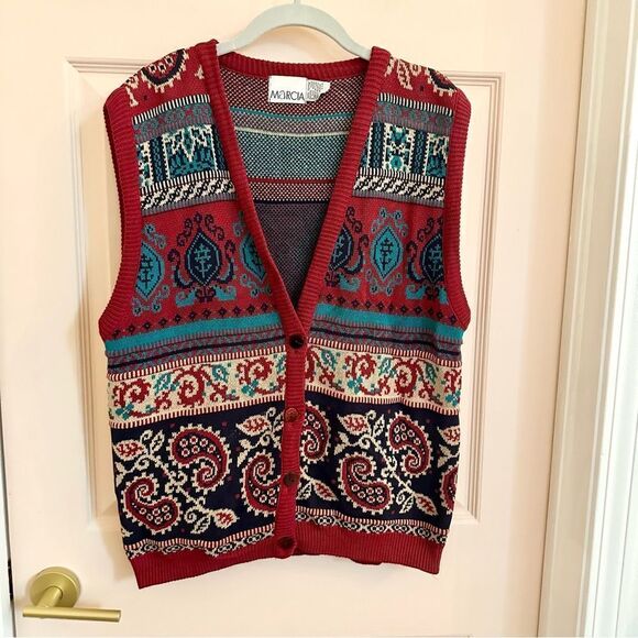 $5 SALE Red patterned Marcia sweater vest - Picture 1 of 4